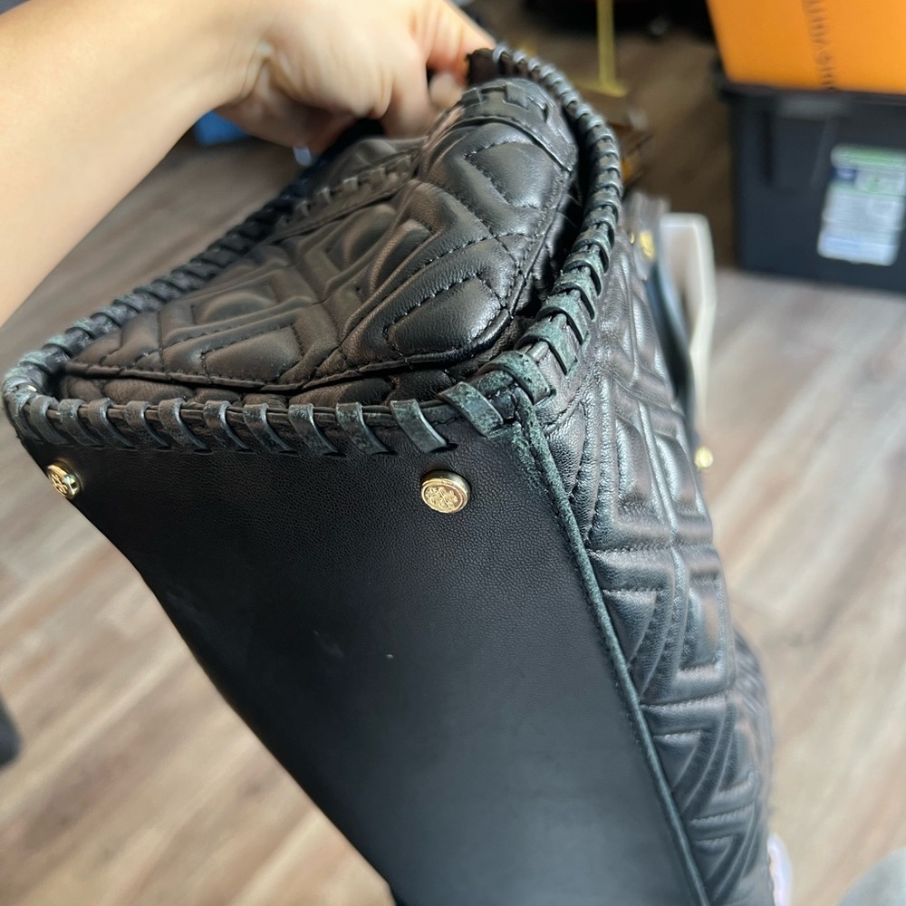 Tory Burch Black Quilted Bag - Picture 5 of 13